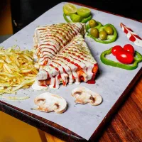 نیروی ساده اشپزخانه و صندوقدار خانم