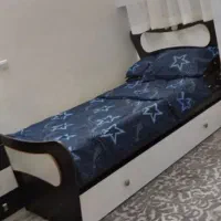 تخت یک نفره دارای تخت مهمان مناسب دوقلو ها