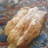 لباس و نان تازه