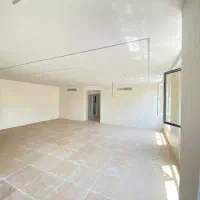 ۱۳۵ متر نبردشمالی، تک‌واحدی نوساز ۲ پارکینگ سندی