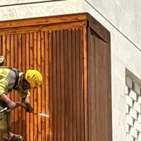کار در ارتفاع،رنگ چوب ترموود،چسب نانو عایق کاری