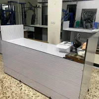 میز فروش لباس به همراه اتاق پرو