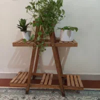 استند چوبی برای گلدان و دکوری