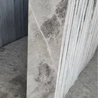 مرمریت خاکستری (پله و پلاک)