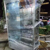 جوجه گردان نو فقط یکی دوباره روشن شده مرغ کنتاکی