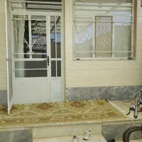 درو پنجره در حد نو با چارچوب  با شیشه ها