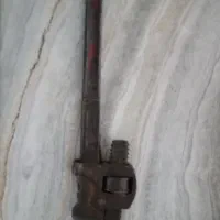 لوله گیر آچار شلاقی