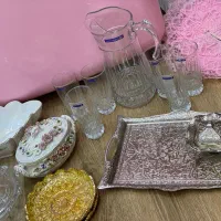 تعدادی ظروف جهیزیه
