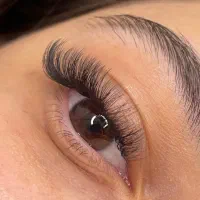 خدمات اکستنشن مژه / لیفت و لمنیت مژه و لیفت ابرو