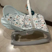 نی‌نی‌لای‌لای و صندلی فیشر پرایس (Fisher-Price)