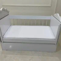 تخت نوزاد