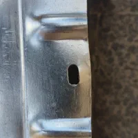 جلو پنجره پیکان