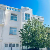 طبقه ویلایی حیاط دار