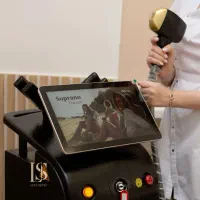 لیزر موهای زائد در مطب پزشک