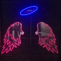 تابلو نئون بال فرشته با آدابتور