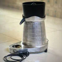 آب مرکبات گیری دستی و صنعتی و تخم مرغ پز برقی
