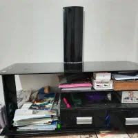 میزتلویزیون شیشه ای