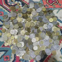 تعداد زیادی سکه
