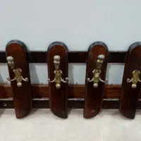 آویز لباس چوبی