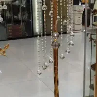 آباژور ایستاده