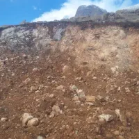 زمین ..درشهرک بیستون