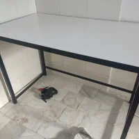 میز کامپیوتر درحد نو