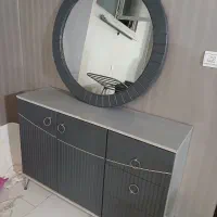 میزکنسولی با آینه شیک