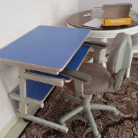 میز مطالعه و کامپیوتر.صندلی چرخدار و گردان