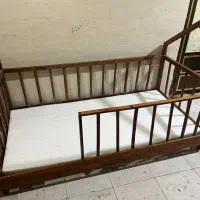 تخت خواب چوبی آنتیک