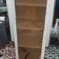 یه کابینت ویترین
