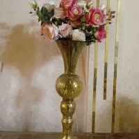 گل و گلدان