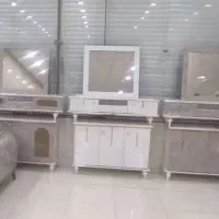 آیینه کنسول مدل پرشین و زیرتلویزیون.