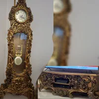 یک عدد میز تلویزیون وساعت ست