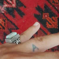 انگشتر نقره۹۵ با گردنی ماری رنگی خاص