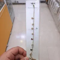 دستبند های آویز دار دارای مدل های متفاوت بدلیجات