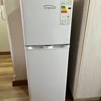 یخچال ۱۱ فوت الکترواستیل کاملا نو و سالم