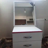 میز عسلی و آیینه