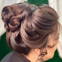 مدل ناخن ومیکاپ شینیون