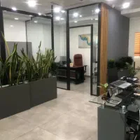 ۷۵ متر/موقعیت اداری/تکواحدی/بر اصلی مالک اشتر