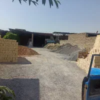 کارگر ساده کار در مصالح فروشی