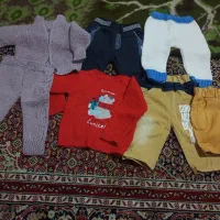 تعدادی لباس بچگانه