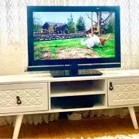 میز تلویزیون سفید