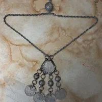 گردنبند عتیقه شیر و خورشید قدمت دار