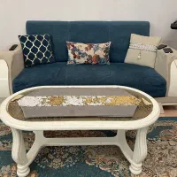 مبل راحتی و میز تلفن