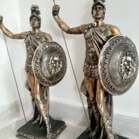 یک جفت مجسمه ۵۲سانتی