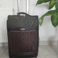 چمدان دو چرخ سبز رنگ سایز پر طرفدار متوسط