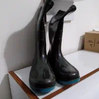 چکمه|کیف، کفش، کمربند|رشت, لاکان|دیوار