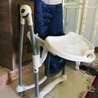 کریر ماشین و میز غذاخوری کودک