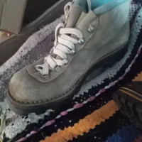 دو جفت کفش کوهنوردی