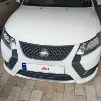 کوئیک آر اس سفید مشکی